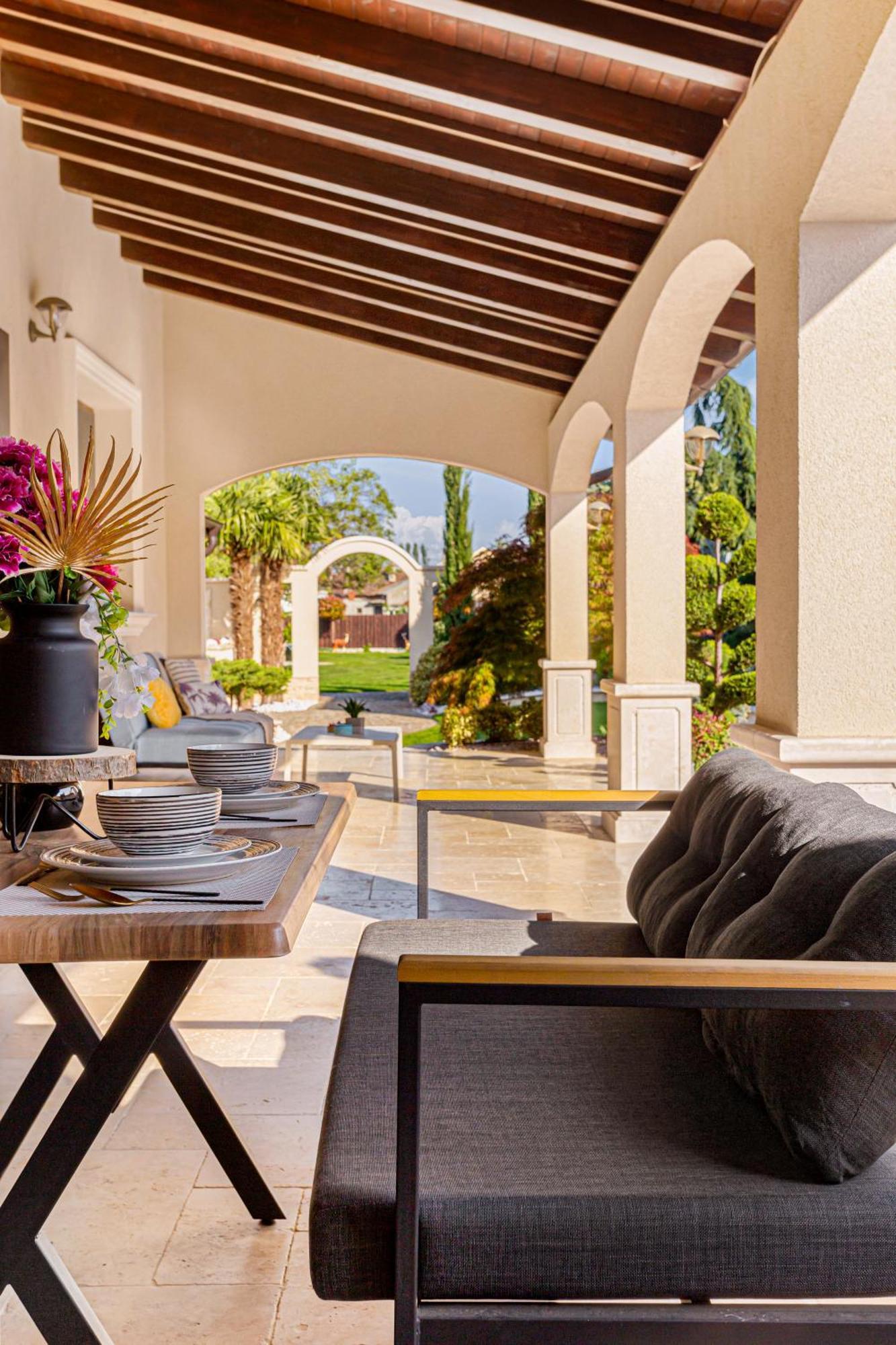 Sika Palladium Garden & Spa Central Apartment Arad Zewnętrze zdjęcie